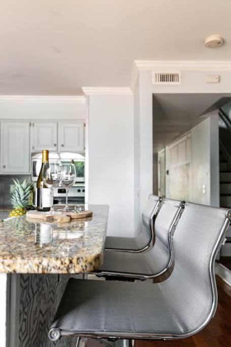 Walk To Broadway Charming Modern Historic Townhome Nashville Eksteriør billede