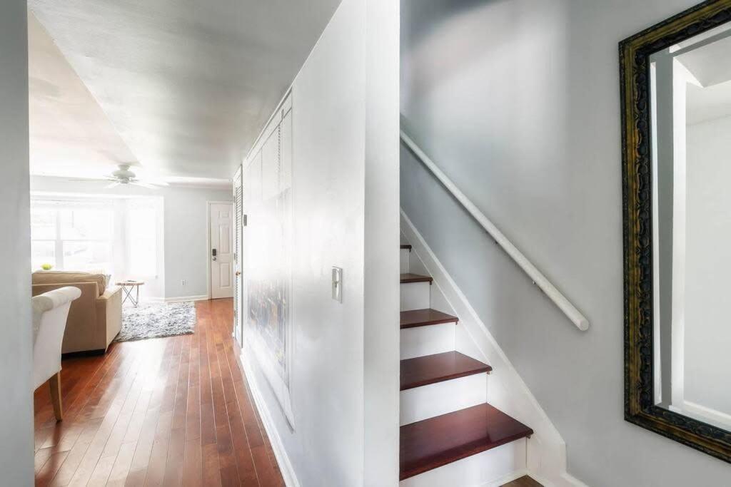 Walk To Broadway Charming Modern Historic Townhome Nashville Eksteriør billede