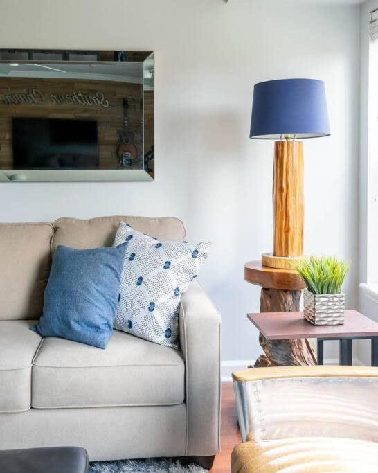 Walk To Broadway Charming Modern Historic Townhome Nashville Eksteriør billede