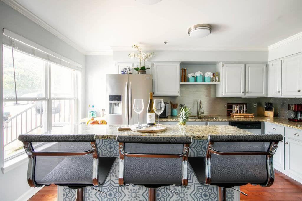 Walk To Broadway Charming Modern Historic Townhome Nashville Eksteriør billede