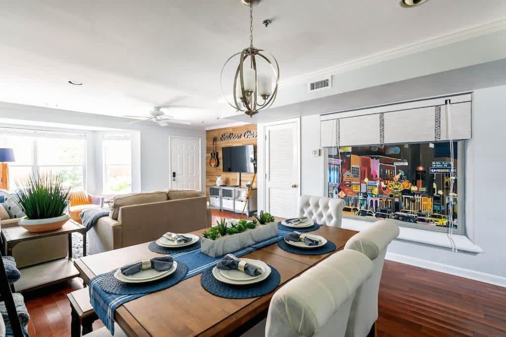 Walk To Broadway Charming Modern Historic Townhome Nashville Eksteriør billede