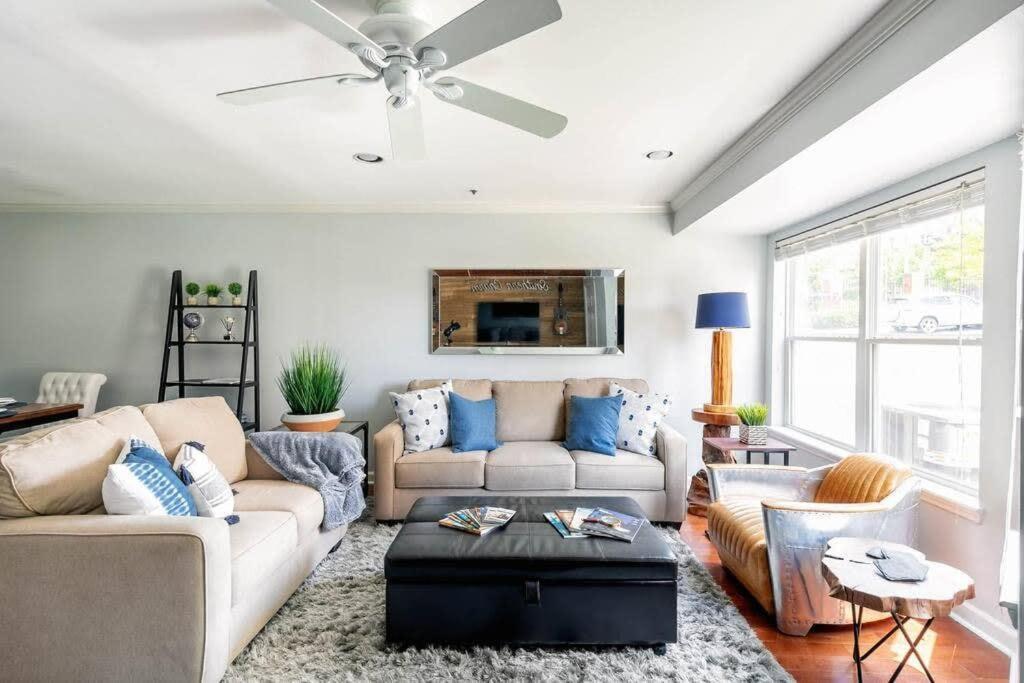 Walk To Broadway Charming Modern Historic Townhome Nashville Eksteriør billede