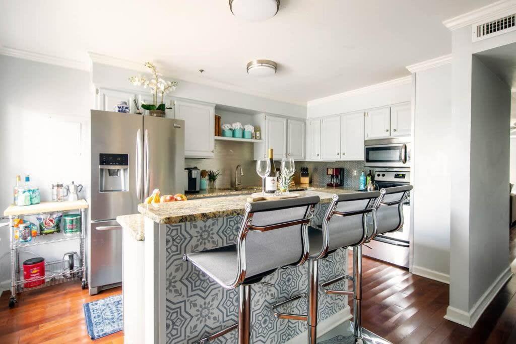 Walk To Broadway Charming Modern Historic Townhome Nashville Eksteriør billede